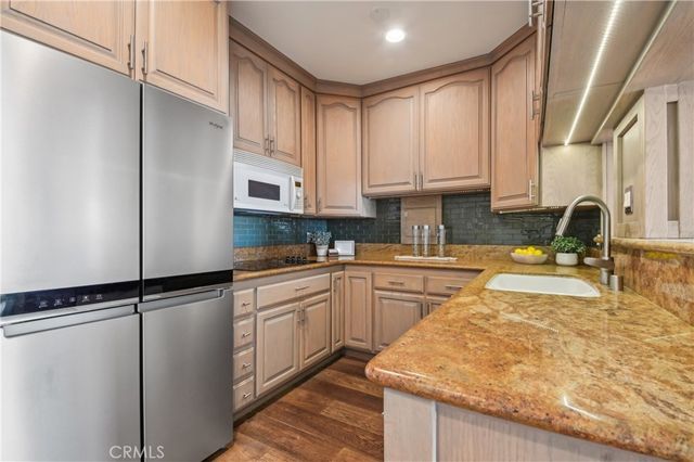 1707 Pacific Coast 506, Hermosa Beach, CA 90254