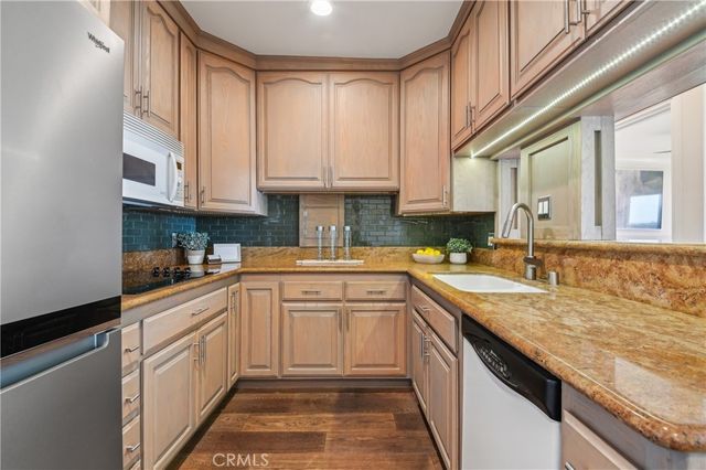 1707 Pacific Coast 506, Hermosa Beach, CA 90254