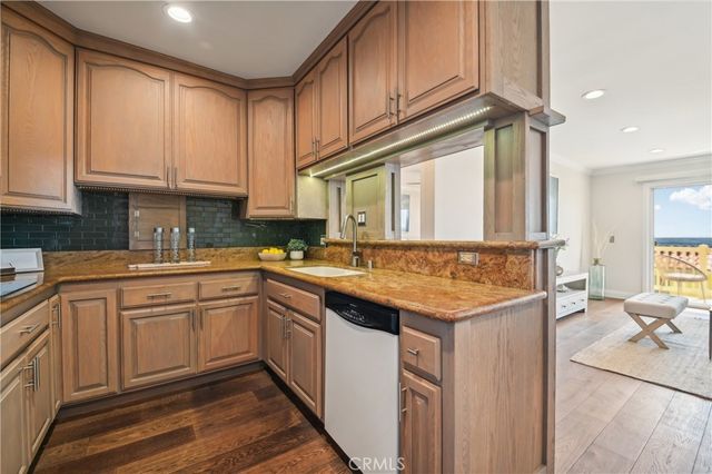 1707 Pacific Coast 506, Hermosa Beach, CA 90254