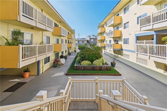 1707 Pacific Coast 506, Hermosa Beach, CA 90254