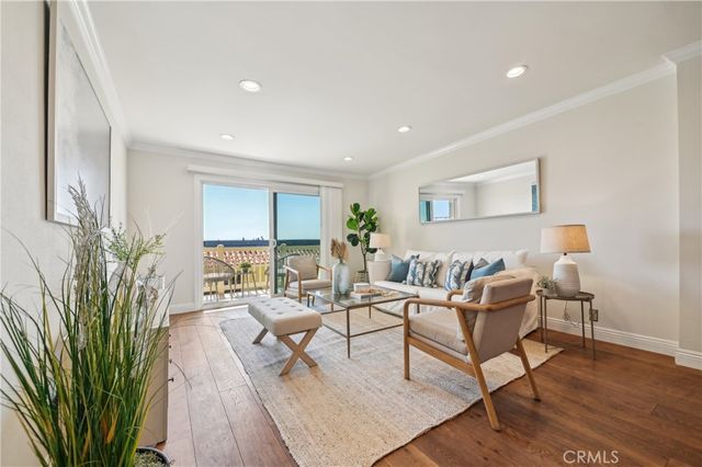 1707 Pacific Coast 506, Hermosa Beach, CA 90254