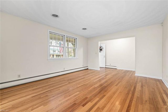 276 Bridgeview CIR, Chesapeake, VA 23322