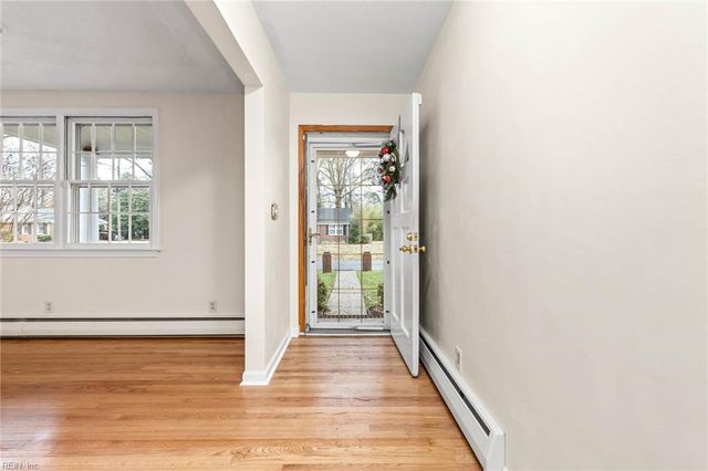 276 Bridgeview CIR, Chesapeake, VA 23322