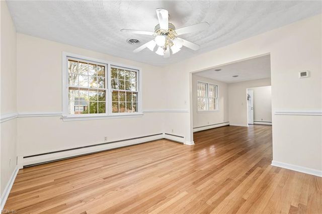 276 Bridgeview CIR, Chesapeake, VA 23322