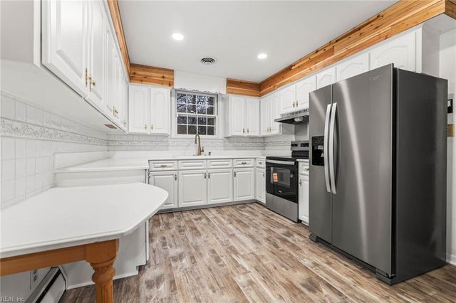 276 Bridgeview CIR, Chesapeake, VA 23322