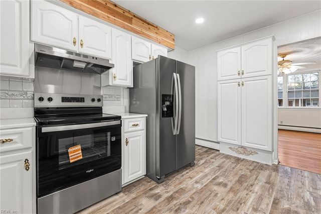 276 Bridgeview CIR, Chesapeake, VA 23322