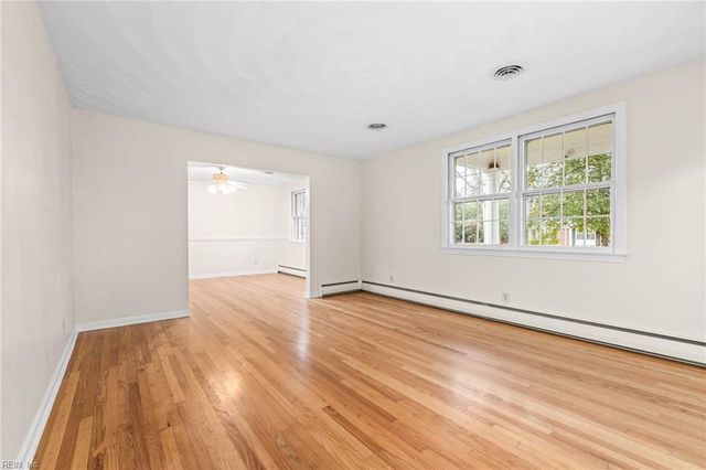 276 Bridgeview CIR, Chesapeake, VA 23322