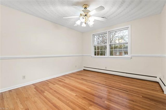 276 Bridgeview CIR, Chesapeake, VA 23322