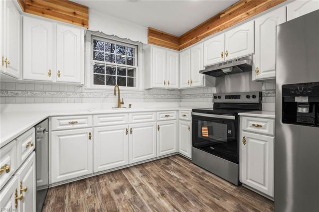 276 Bridgeview CIR, Chesapeake, VA 23322