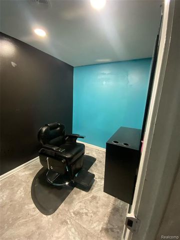 17306 W 7 Mile Road, Detroit, MI 48235