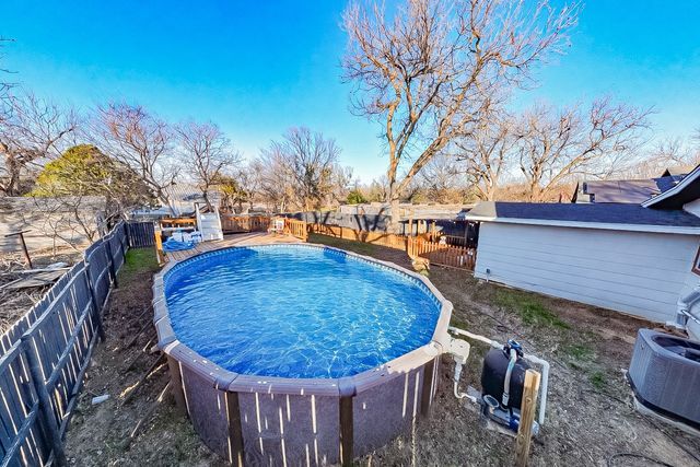 206 E 2nd Street, Breckenridge, TX 76424