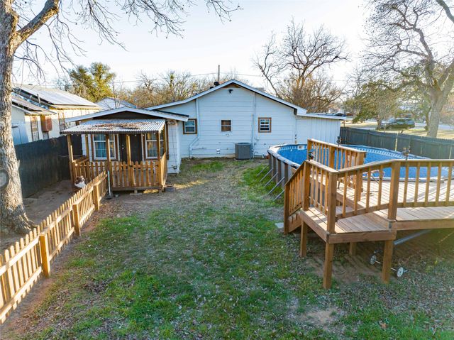 206 E 2nd Street, Breckenridge, TX 76424
