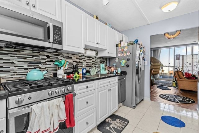 44 Washington St 1113, Brookline, MA 02446