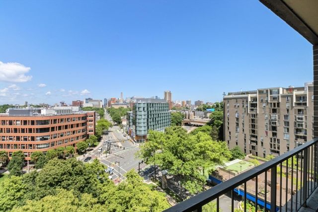 44 Washington St 1113, Brookline, MA 02446