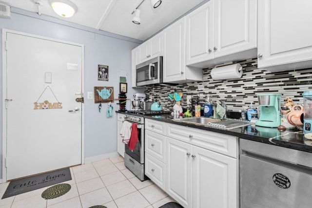 44 Washington St 1113, Brookline, MA 02446