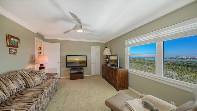 1750 BENJAMIN FRANKLIN DRIVE F, Sarasota, FL 34236