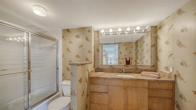 1750 BENJAMIN FRANKLIN DRIVE F, Sarasota, FL 34236