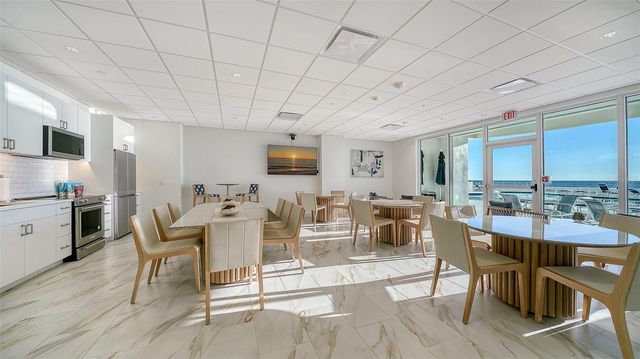 1750 BENJAMIN FRANKLIN DRIVE F, Sarasota, FL 34236