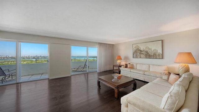 1750 BENJAMIN FRANKLIN DRIVE F, Sarasota, FL 34236