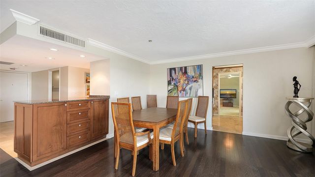 1750 BENJAMIN FRANKLIN DRIVE F, Sarasota, FL 34236