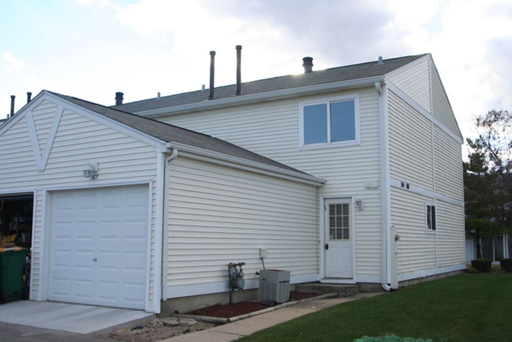 367 MEADOW GREEN Lane, Round Lake Beach, IL 60073