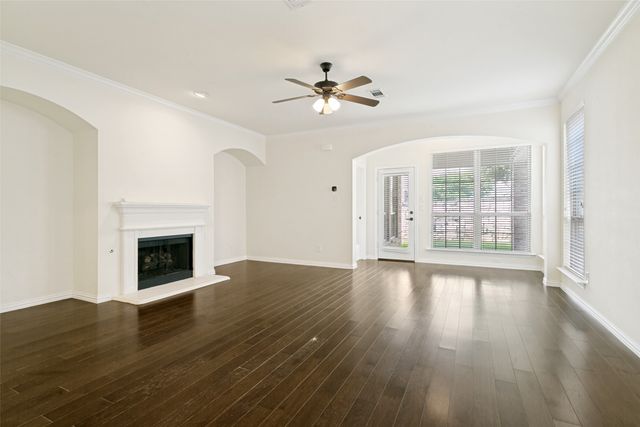 412 Eastland Drive, Lewisville, TX 75056