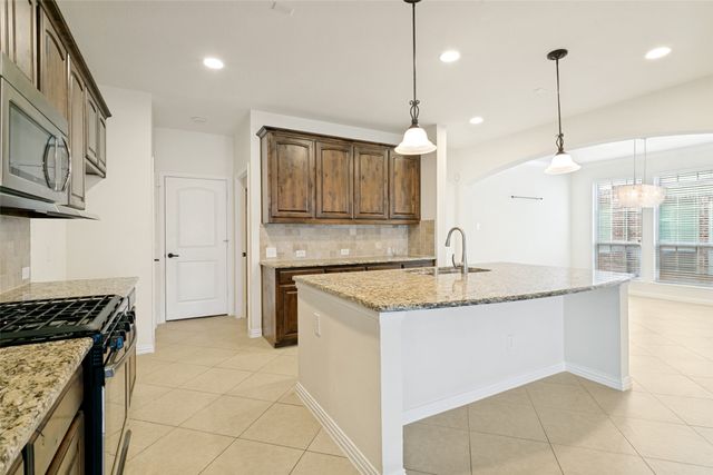 412 Eastland Drive, Lewisville, TX 75056