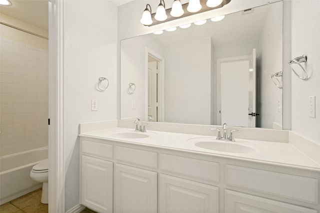 412 Eastland Drive, Lewisville, TX 75056