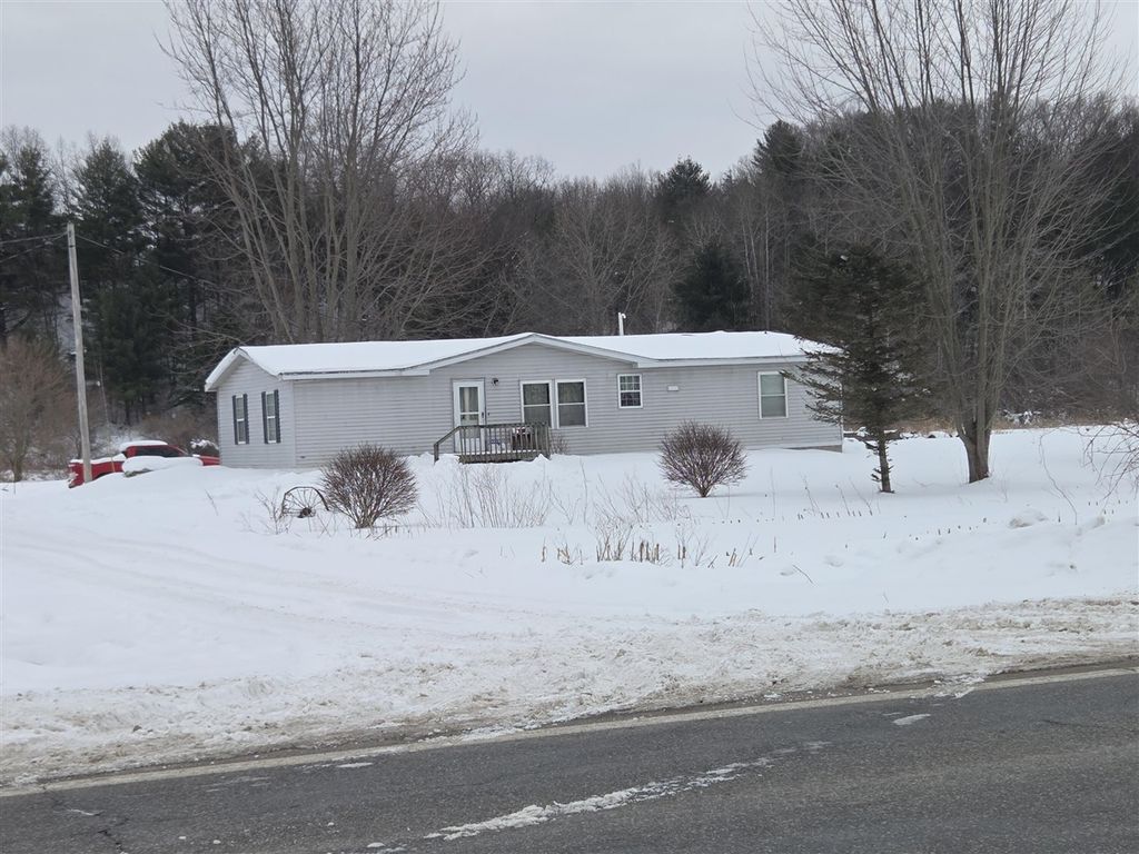 13774 S Maple Island Road, Twin Lake, MI 49457