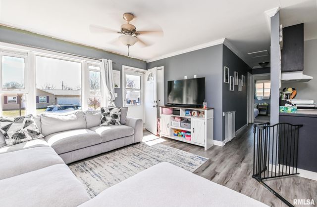 408 ROSEWOOD Drive, Washington, IL 61571