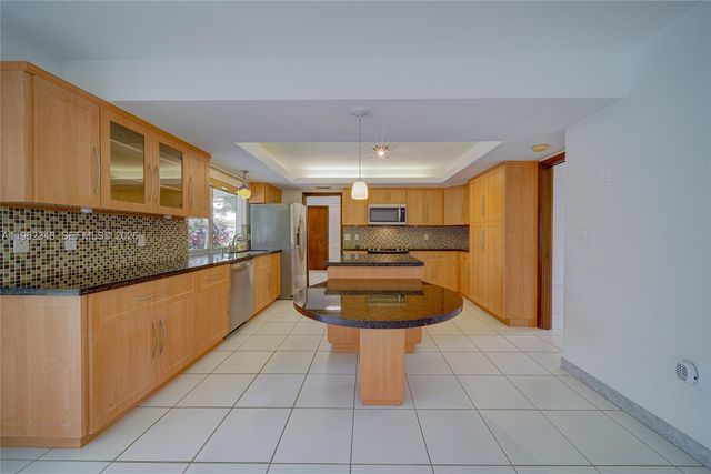 7460 SW 109th Ter, Pinecrest, FL 33156