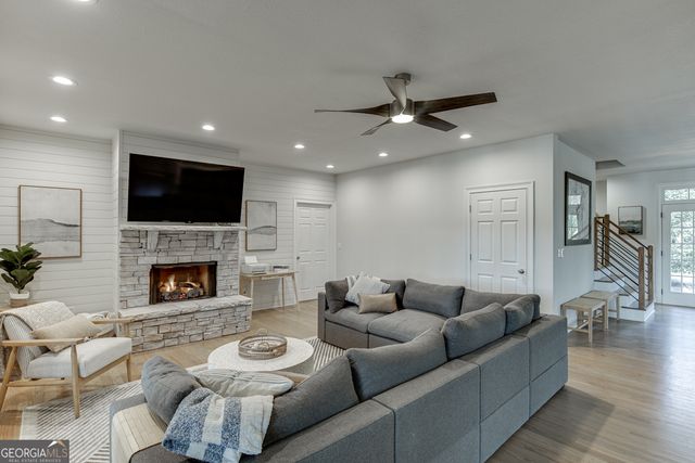 6932 Dee Lane, Murrayville, GA 30564