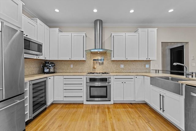 45 Pearl 3, Boston, MA 02125