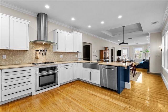 45 Pearl 3, Boston, MA 02125