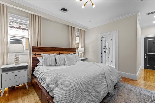 45 Pearl 3, Boston, MA 02125