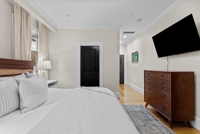45 Pearl 3, Boston, MA 02125