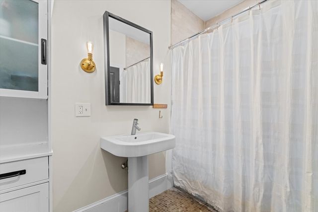45 Pearl 3, Boston, MA 02125
