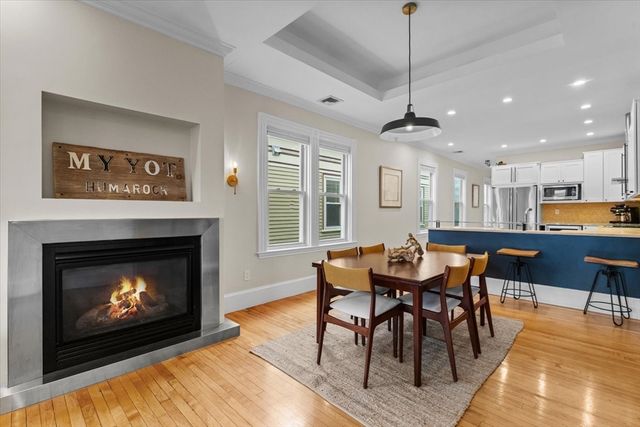 45 Pearl 3, Boston, MA 02125