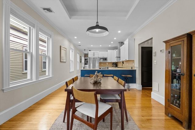 45 Pearl 3, Boston, MA 02125