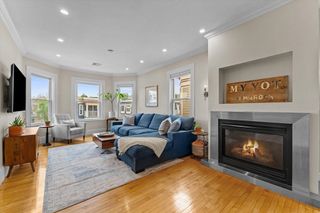 45 Pearl 3, Boston, MA 02125