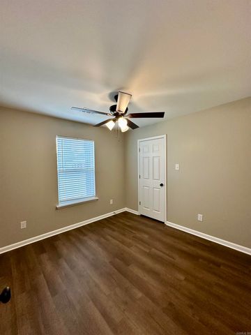 110 N Monroe Street, Cabot, AR 72023