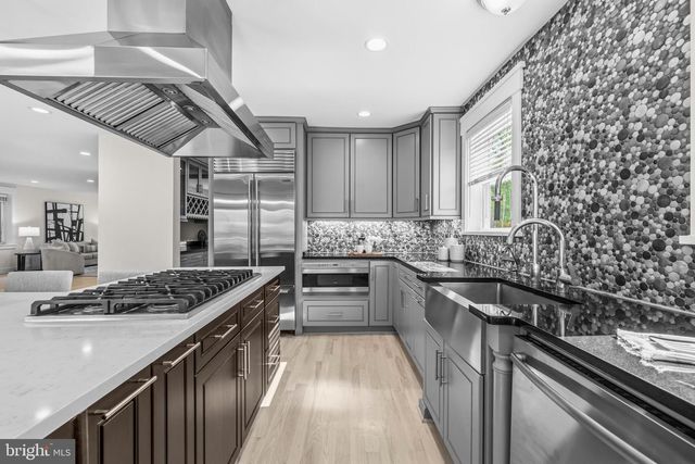 1608 KEARNY ST NE, Washington, DC 20018
