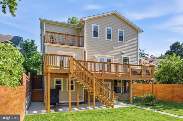 1608 KEARNY ST NE, Washington, DC 20018