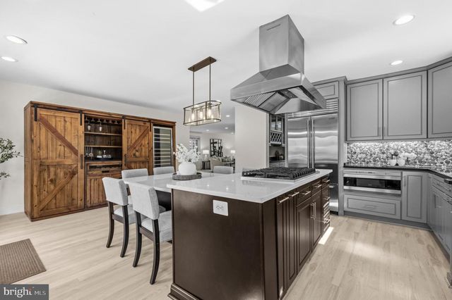 1608 KEARNY ST NE, Washington, DC 20018