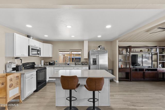 10817 W SACK Drive, Peoria, AZ 85373