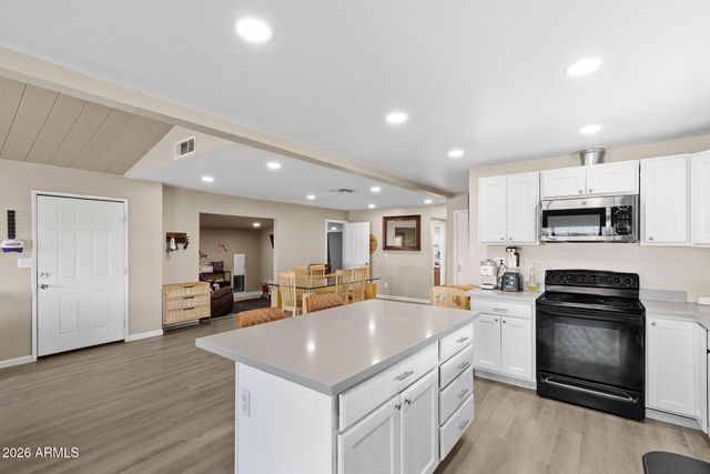 10817 W SACK Drive, Peoria, AZ 85373