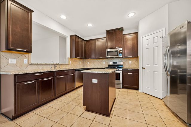 7219 Victorville Drive, Rosharon, TX 77583