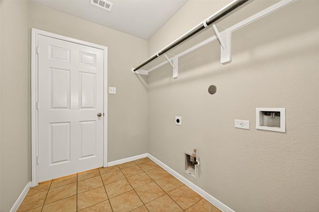 7219 Victorville Drive, Rosharon, TX 77583