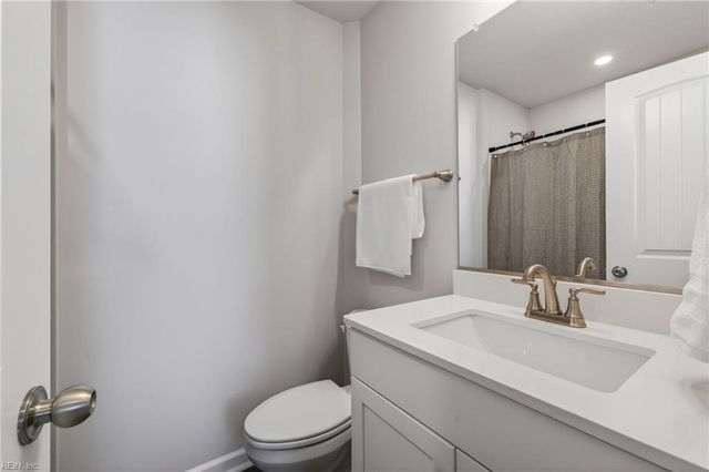 1816 Moravian WALK, Chesapeake, VA 23322
