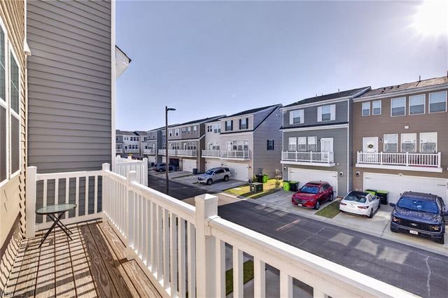 1816 Moravian WALK, Chesapeake, VA 23322